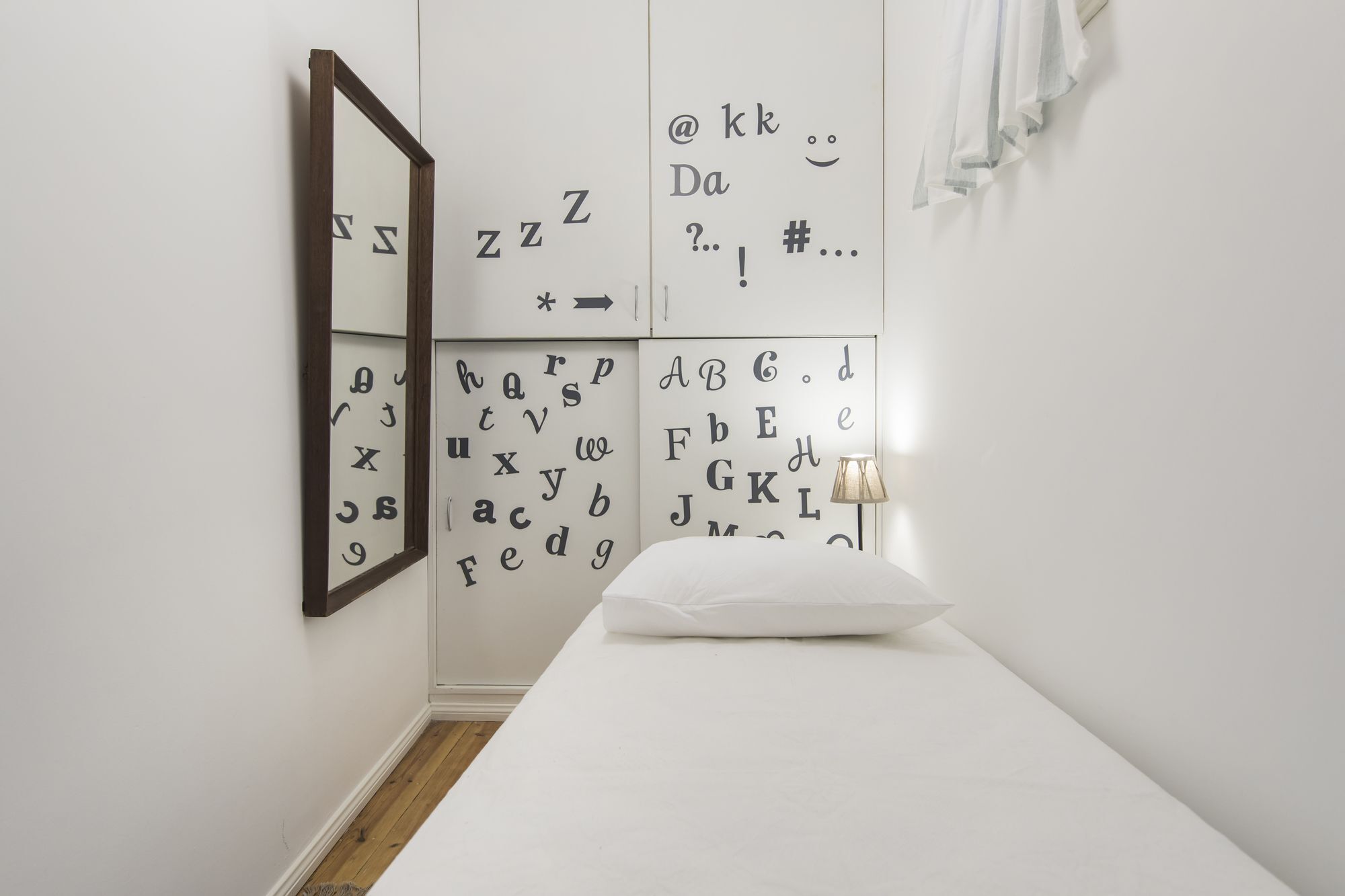 Universal Apartment *