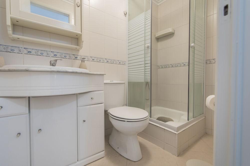 Universal Apartment