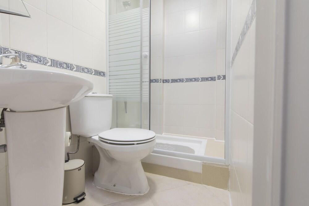 Universal Apartment *
